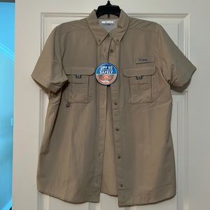 Columbia khaki Short Sleeve Shirt.